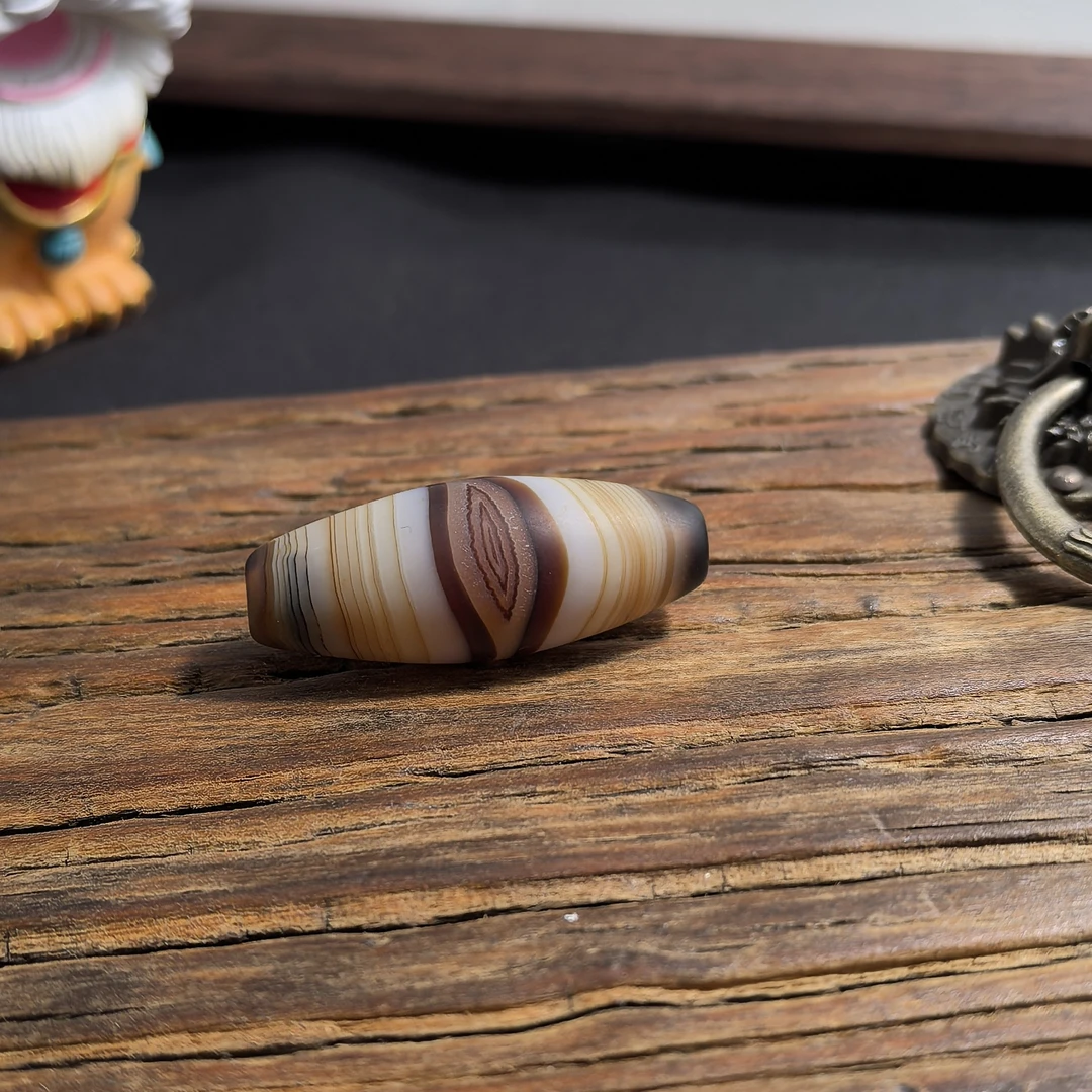 精品藏系天圆地方老料缠丝玛瑙尺寸35.4mm