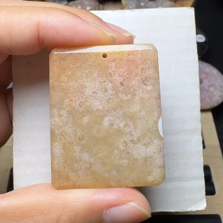 硅化玉未镶嵌粉黄冰小碎花，平安无事牌