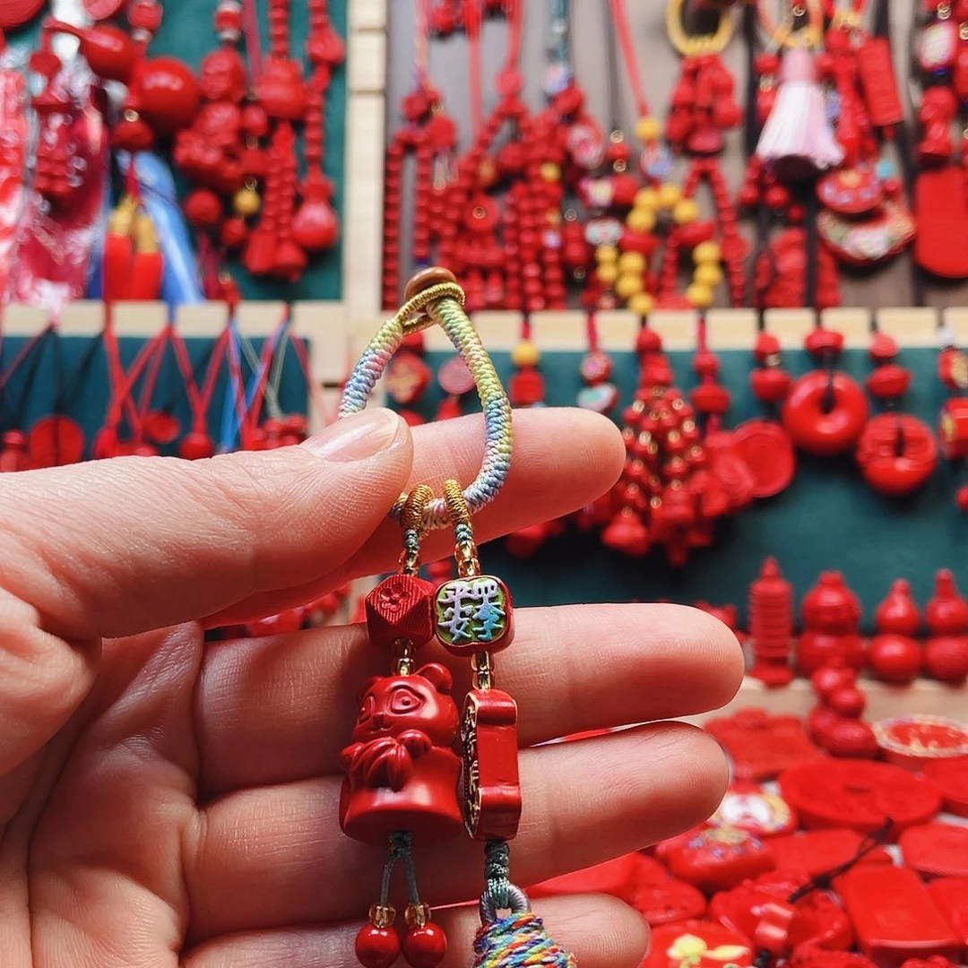 天然辰砂熊猫吉祥包挂