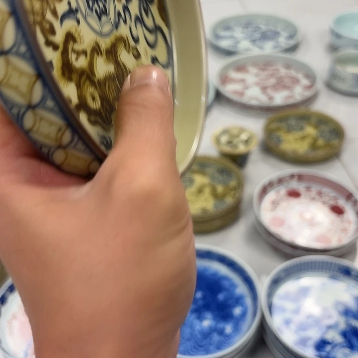 瓷片釉里金狮子大胡乘景德镇