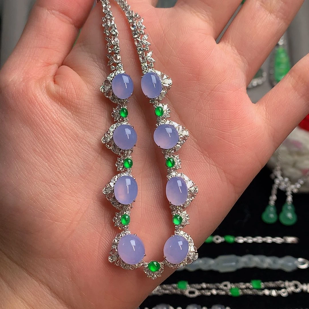 颈饰18K金镶嵌翡翠