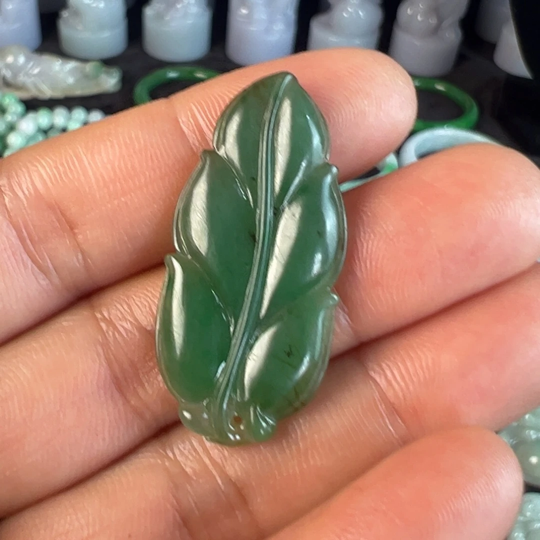 Y***N翡翠未镶嵌项圈天然翡翠叶子