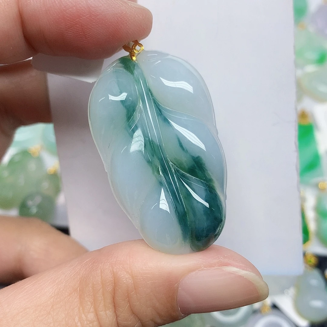 翡翠18K金镶嵌颈饰4567888