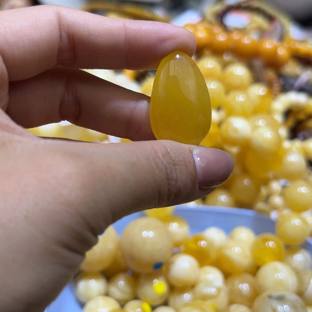 琥珀珠宝奇石未镶嵌