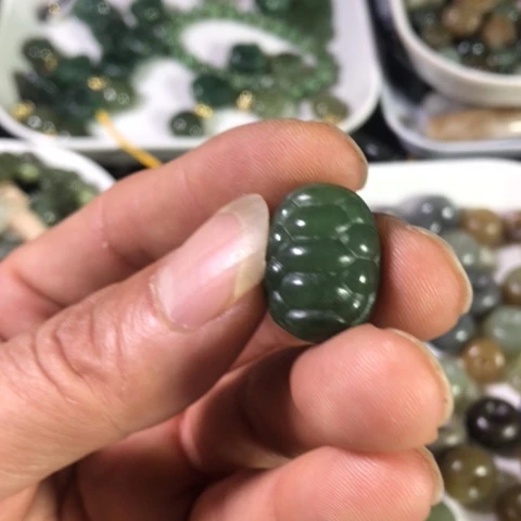 手链未镶嵌和田玉（糖玉）?****