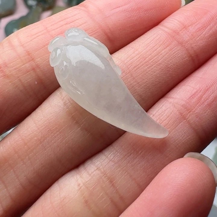 翡翠未镶嵌颈饰吊坠