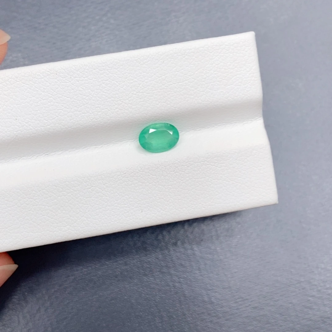 裸石未镶嵌祖母绿