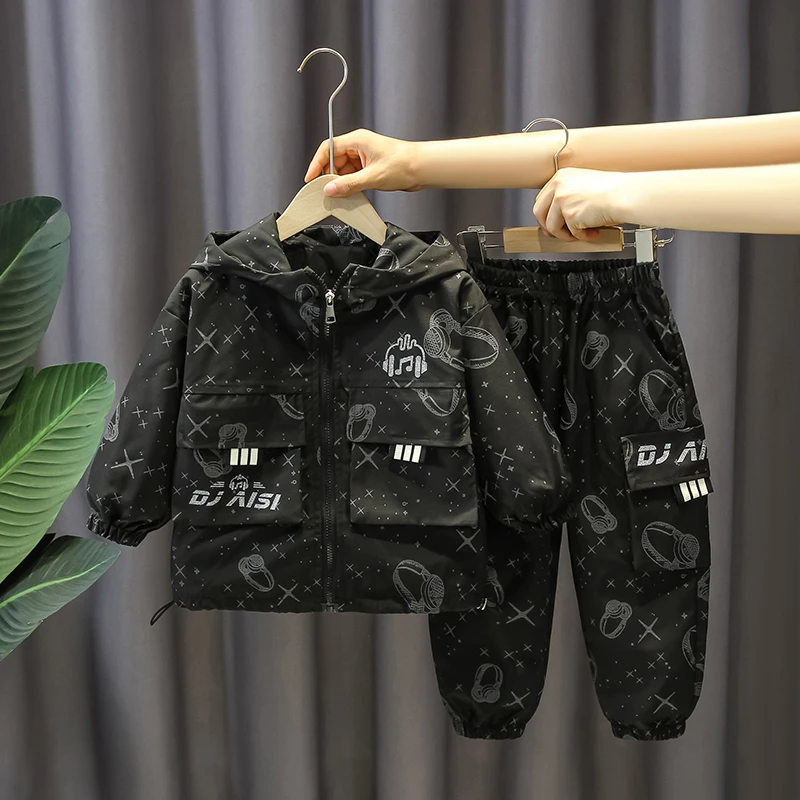 男童工装套装秋季2025新款儿童时髦帅气两件套宝宝春秋装连帽外套