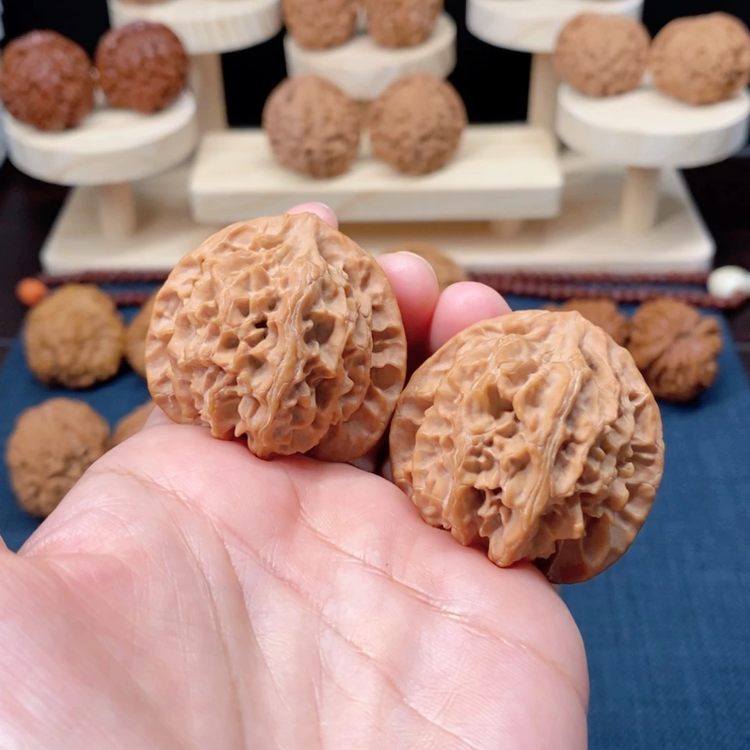 吊坠桃核苹果园狮子头41