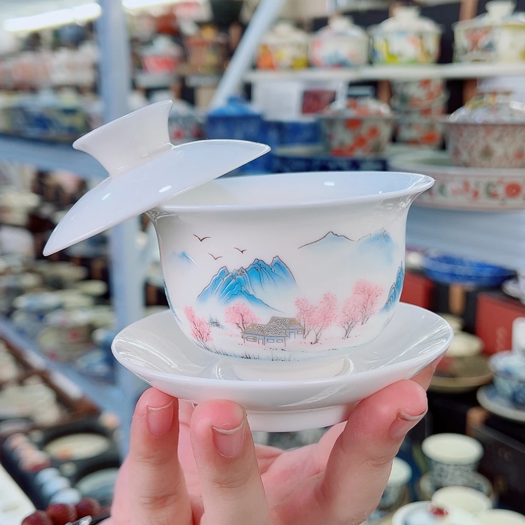 盖碗很漂亮，非常喜欢