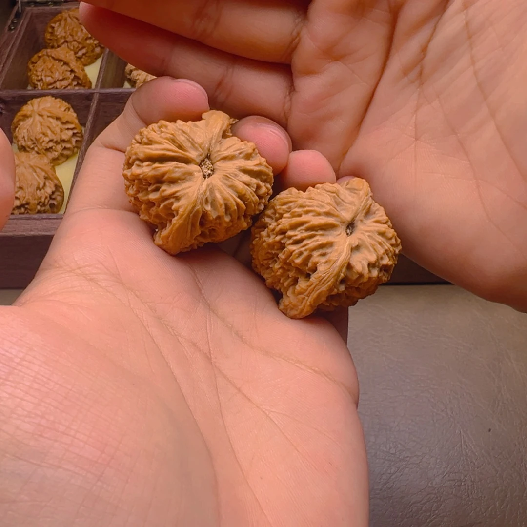 把件文玩核桃南疆石