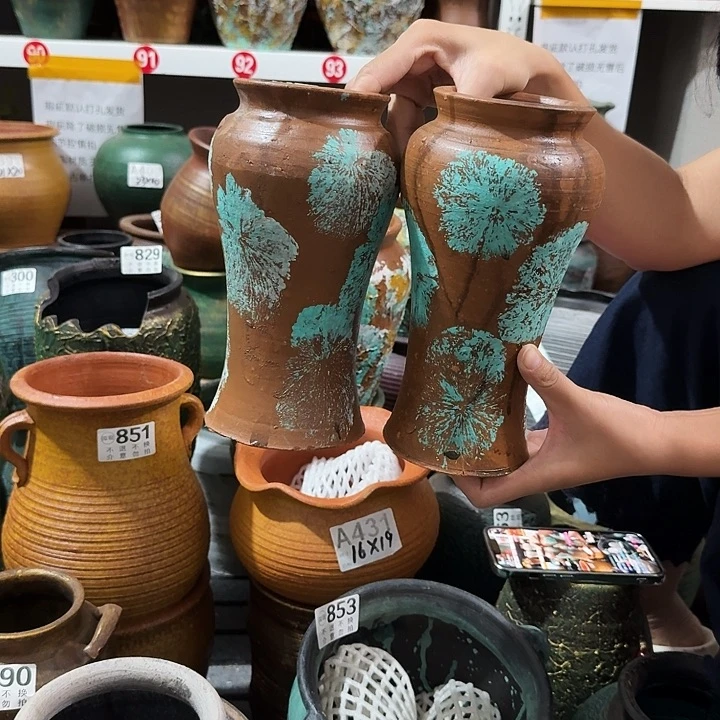 瑕疵彩绘鱼尾窑裂一对850高22口径10