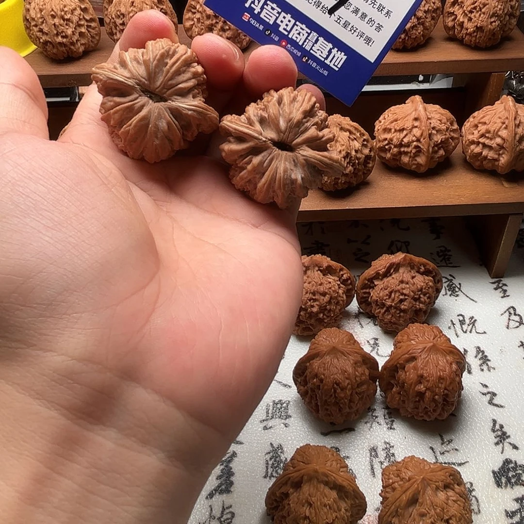 文玩核桃吊坠山地楼39全品