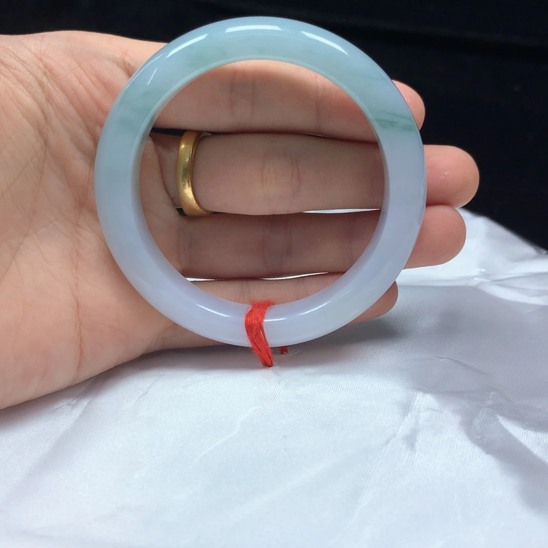 翡翠未镶嵌手镯（圆镯）53.6