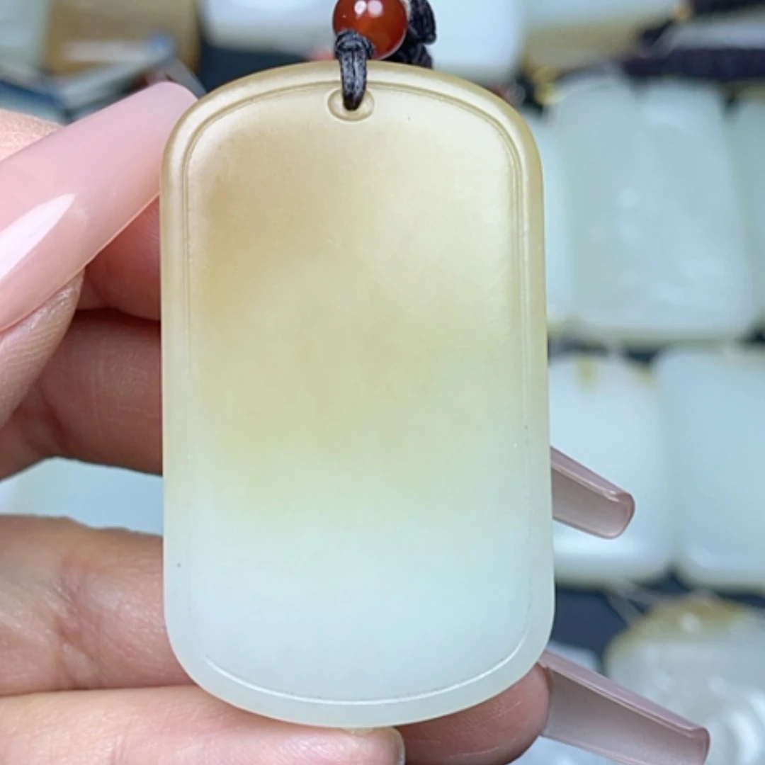 【闪购商品】颈饰未镶嵌和田玉