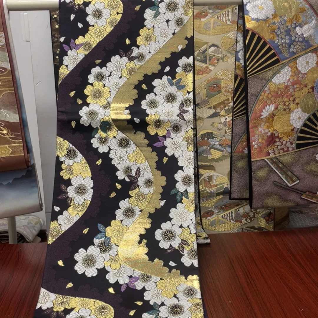 织绣樱花流水西阵织