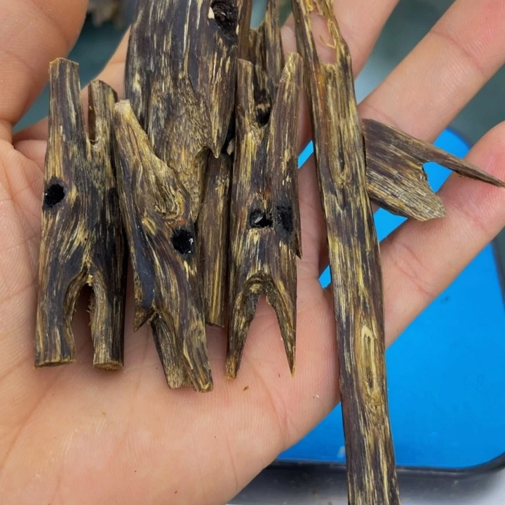 沉香沉香碎屑向**路千里香块料30g