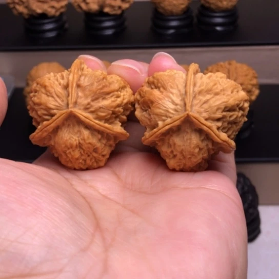 文玩核桃把件寿山石三楞51