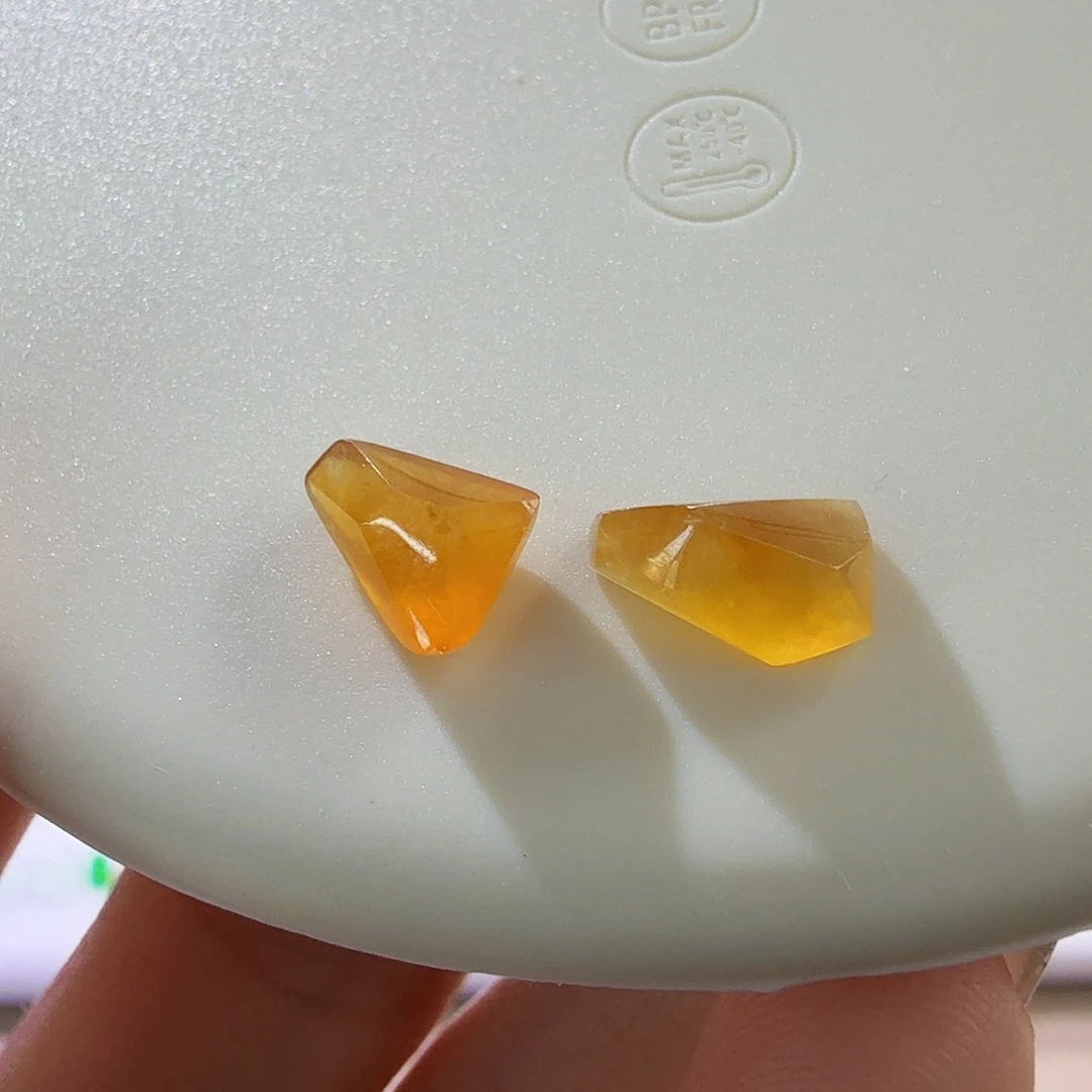 翡翠未镶嵌颈饰裸石