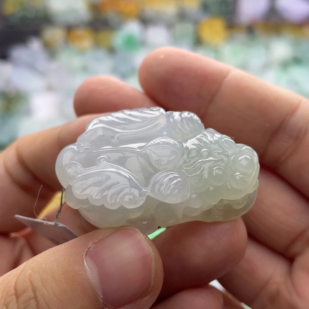 翡翠颈饰未镶嵌貔貅