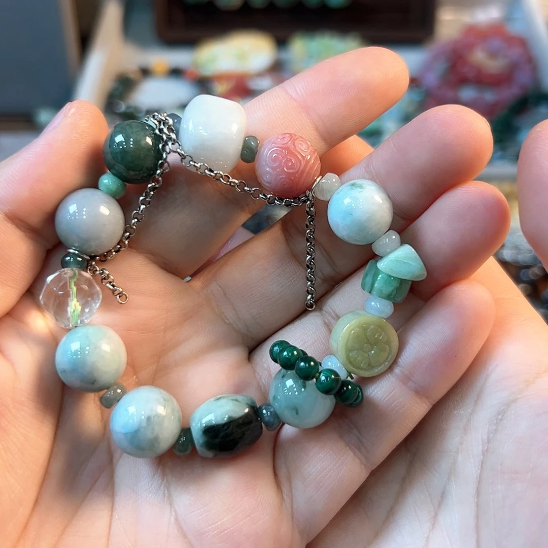 翡翠颈饰未镶嵌手串