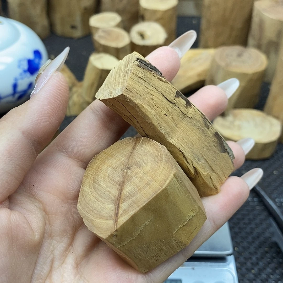 木九*老山檀香木料2个木料