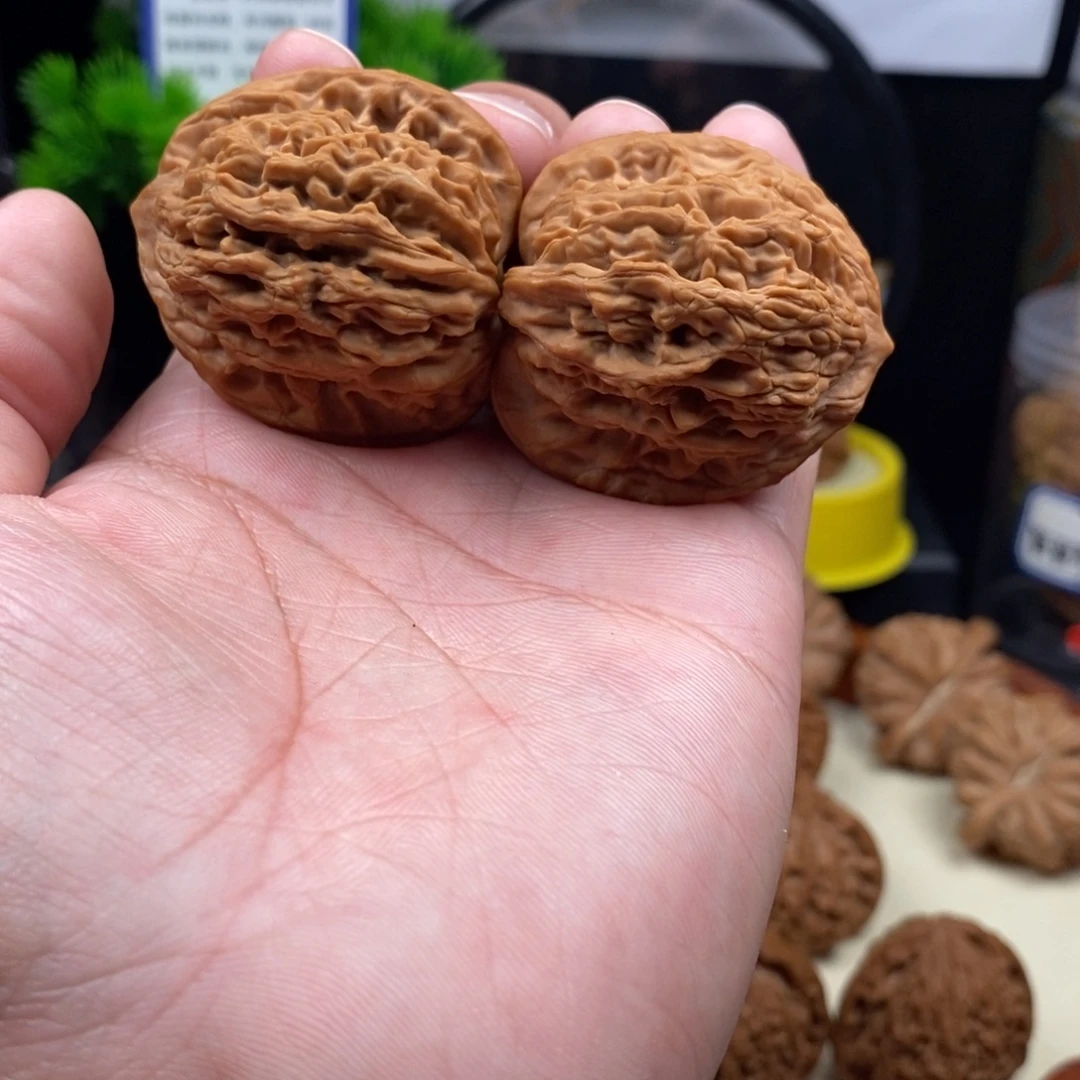 文玩核桃把件麦虎40