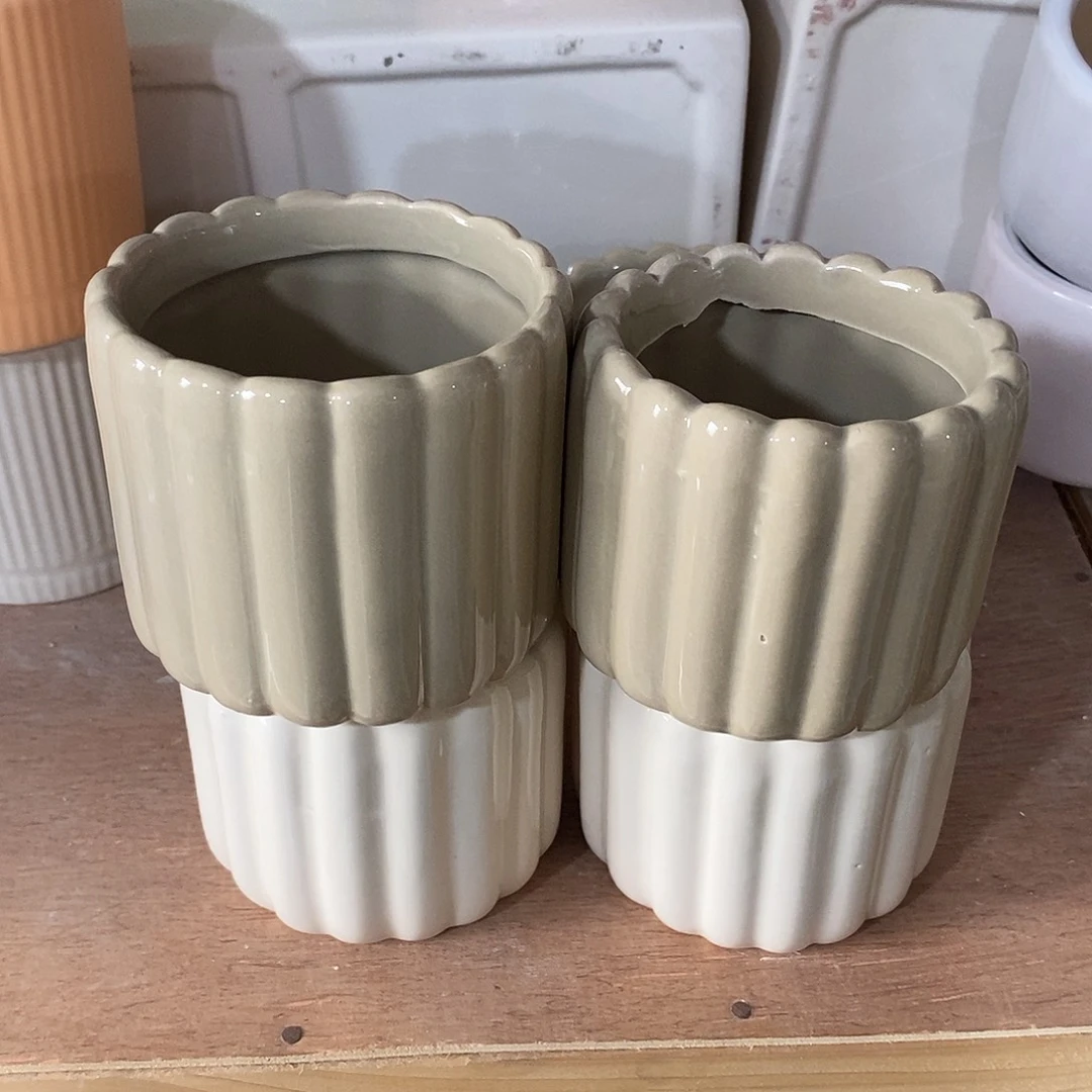 杯子陶盆有孔 瑕疵介意勿拍