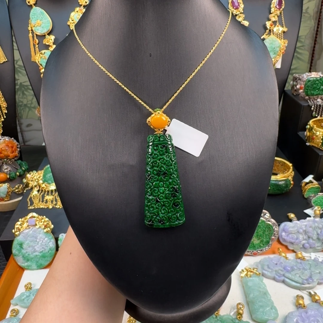 翡翠未镶嵌颈饰花青吊坠 炸价