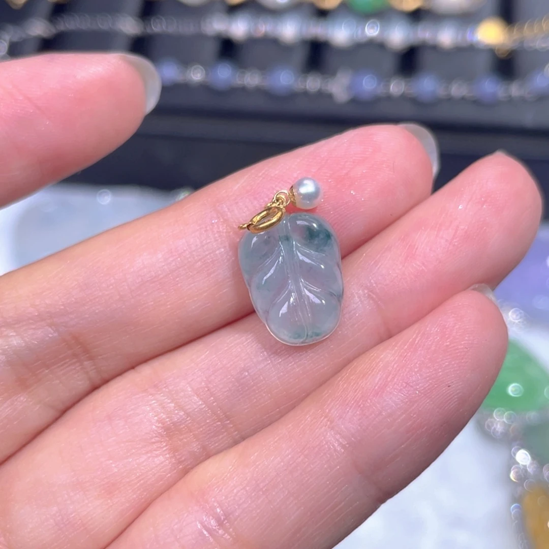颈饰18K金镶嵌翡翠翡翠