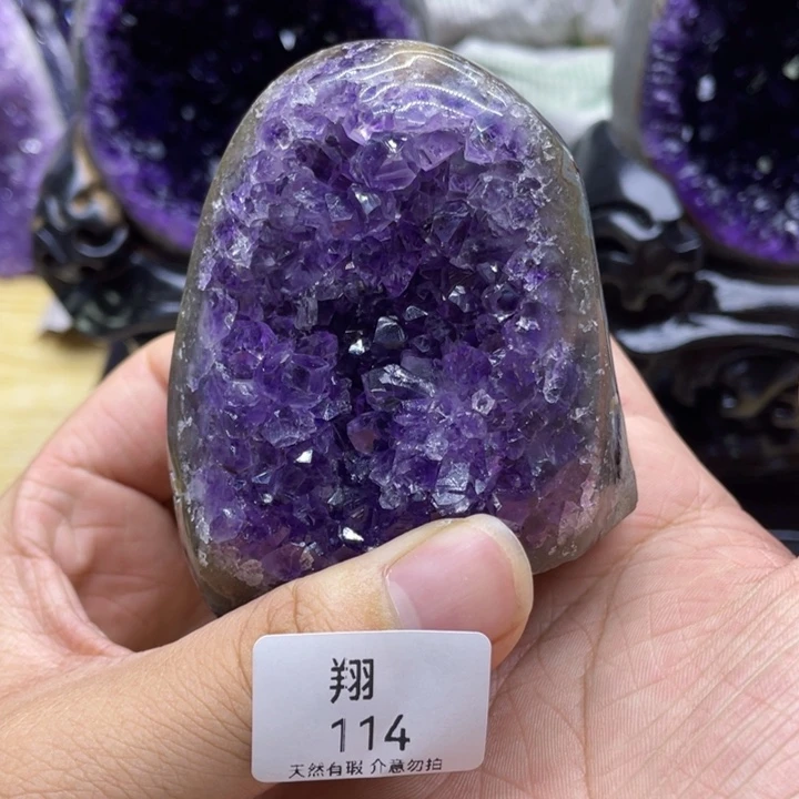 未镶嵌水晶大型摆件（非配饰）