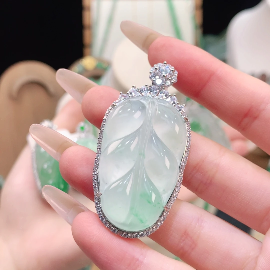 *****石英质玉（非洲翠）银S925镶嵌颈饰叶子