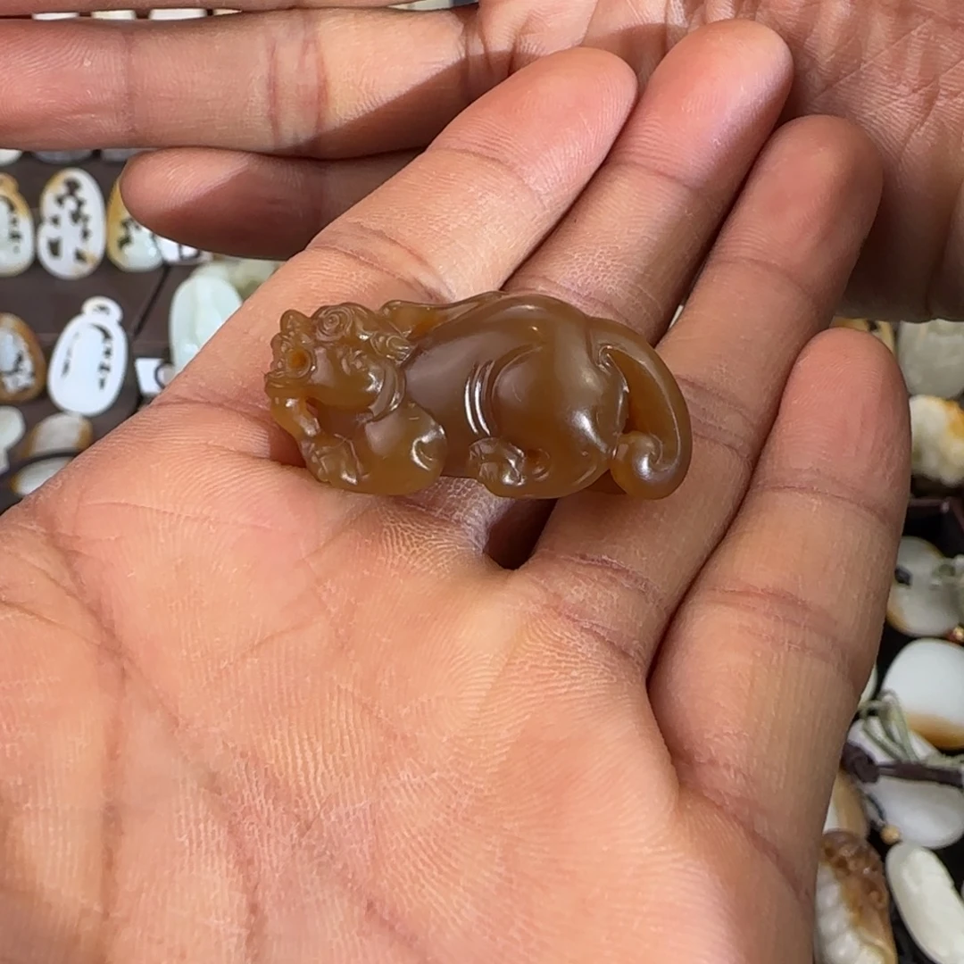 和田玉（糖玉）未镶嵌颈饰【貔貅12.5克】