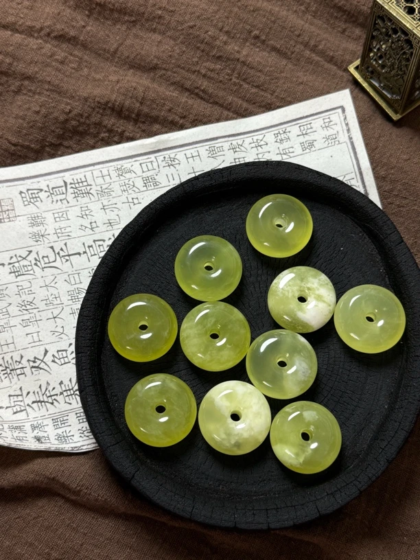 天然岫玉青提奶盖平安扣尺寸27mm配挂绳气质百搭配饰多样性发一