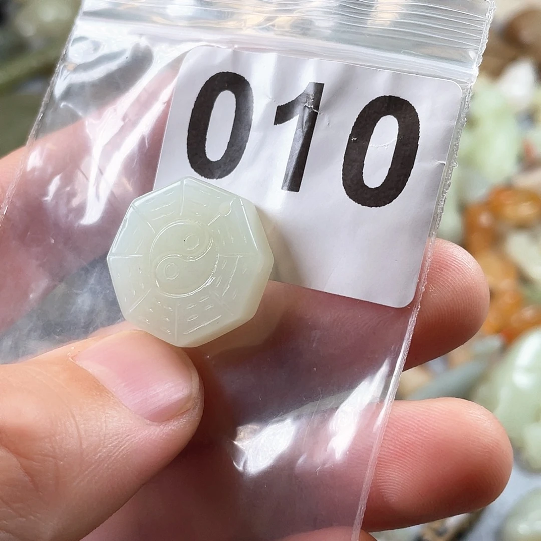 和田玉（糖玉）未镶嵌颈饰