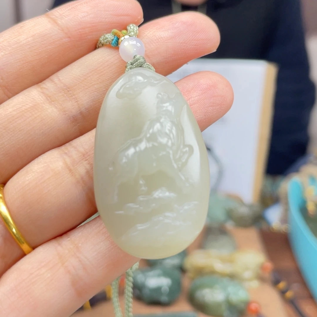 和田玉颈饰未镶嵌