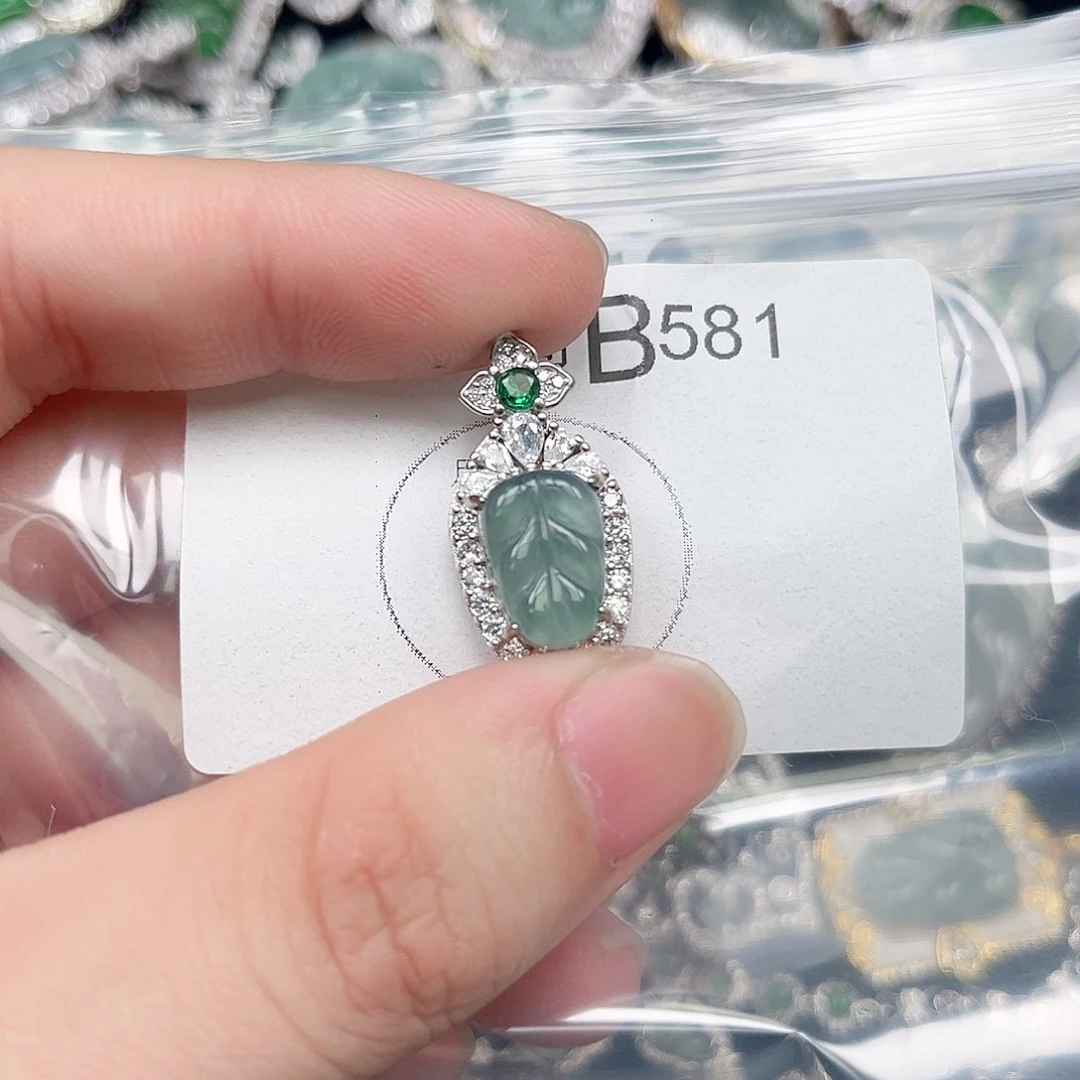 翡翠未镶嵌颈饰翡翠581