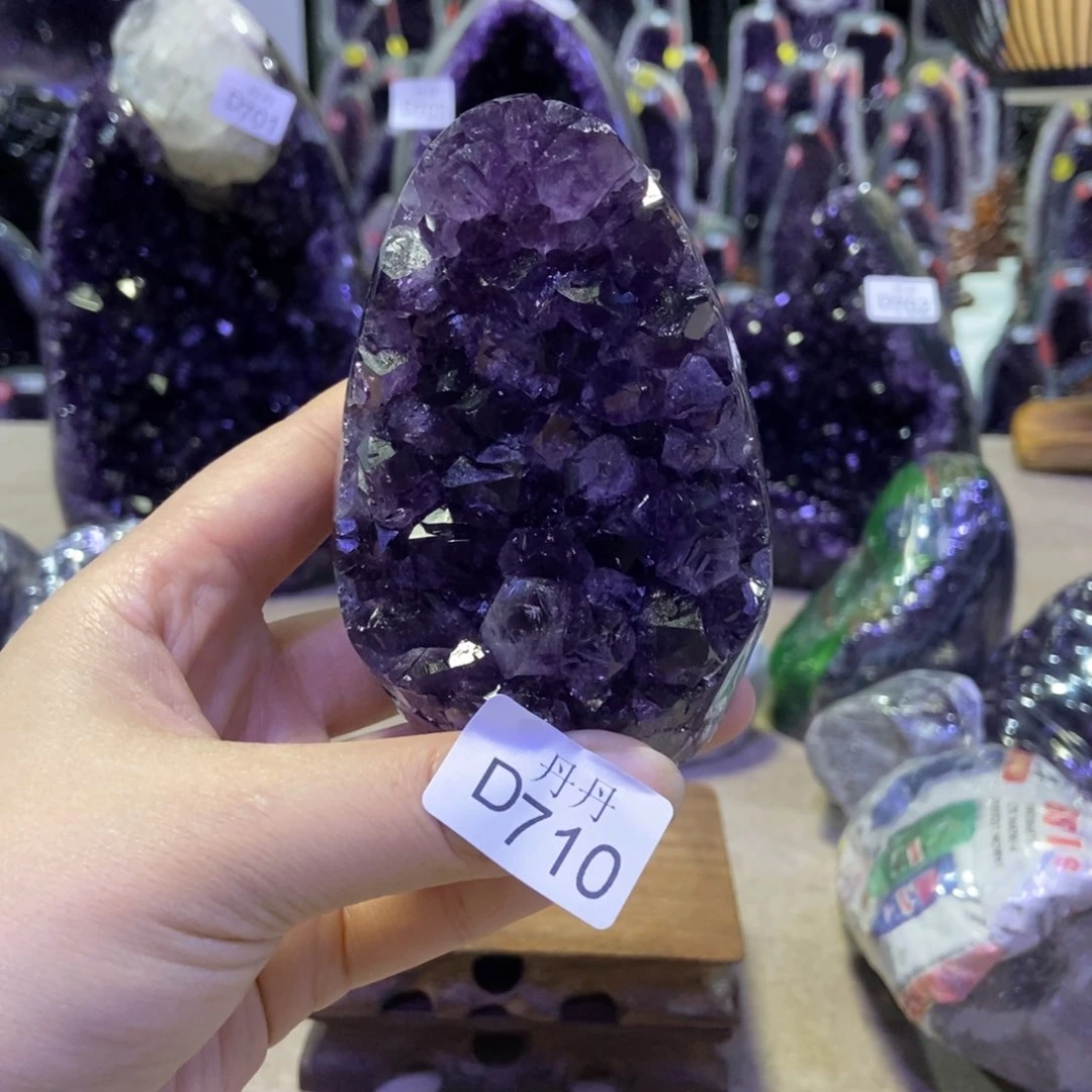 未镶嵌水晶大型摆件（非配饰）