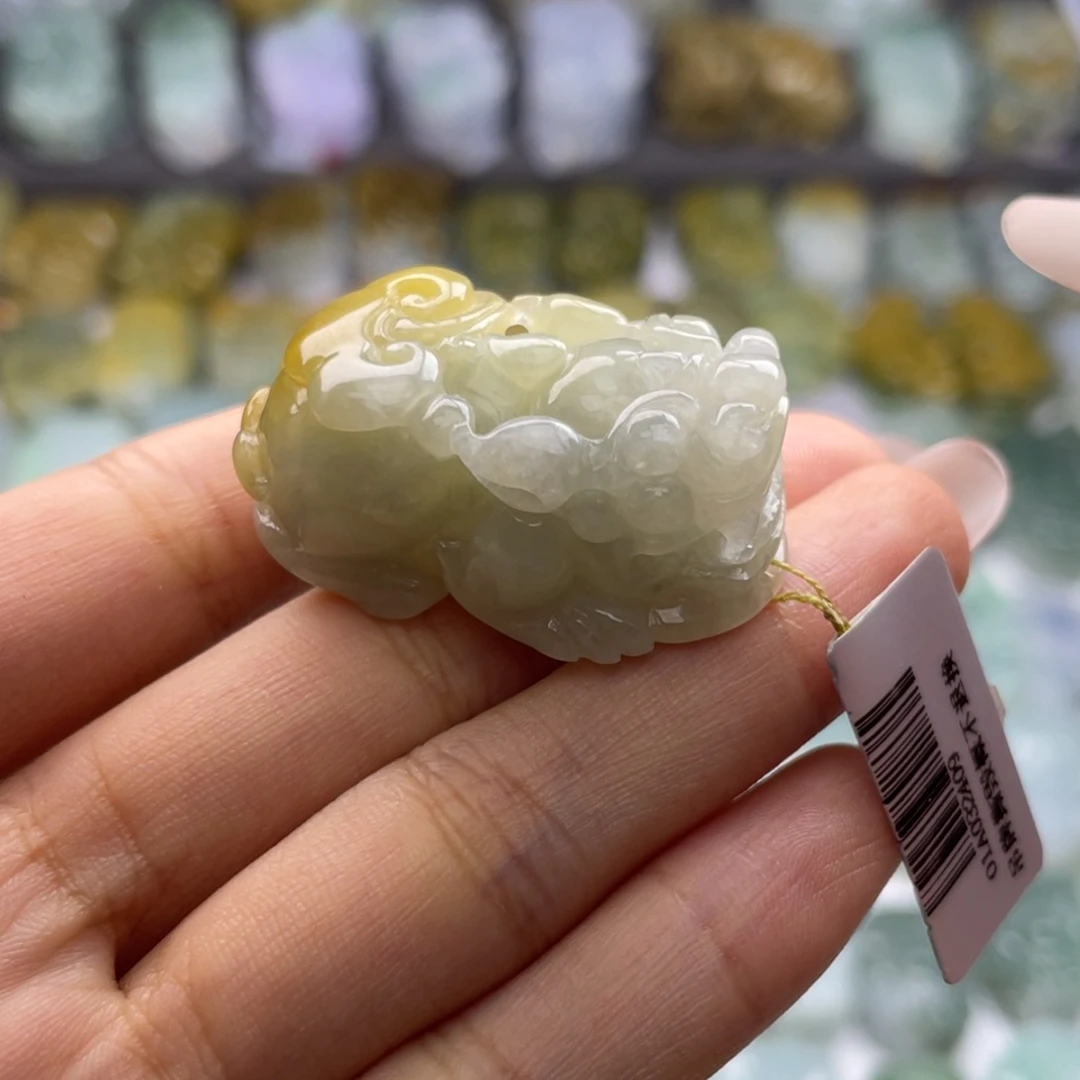 颈饰未镶嵌翡翠貔貅