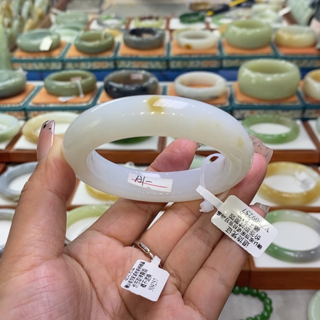 和田玉未镶嵌手镯13和田玉白飘糖55