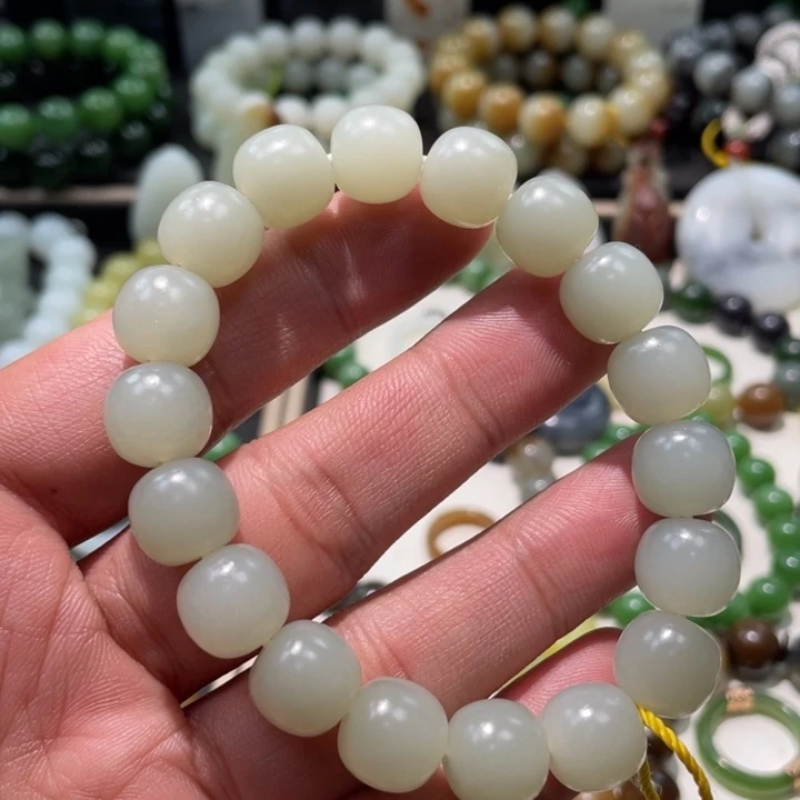 和田玉未镶嵌手链新疆且末青白卡12老型柔光精品