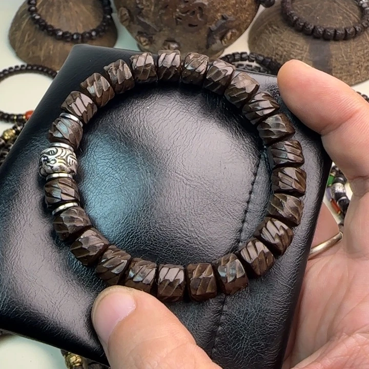 【闪购商品】椰蒂手串10龙鳞吞金兽