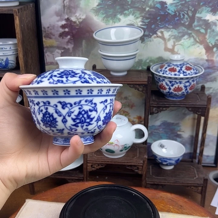 其他瓷缠枝莲盖碗