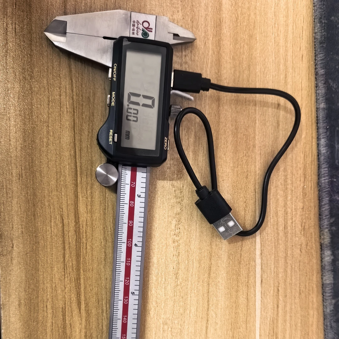 桂林新款充电式高精度数显卡尺高精度不锈钢数显卡尺