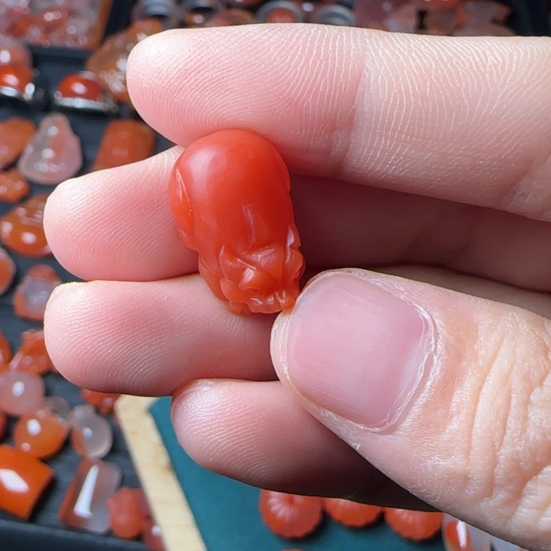 刚***好南红玛瑙未镶嵌颈饰