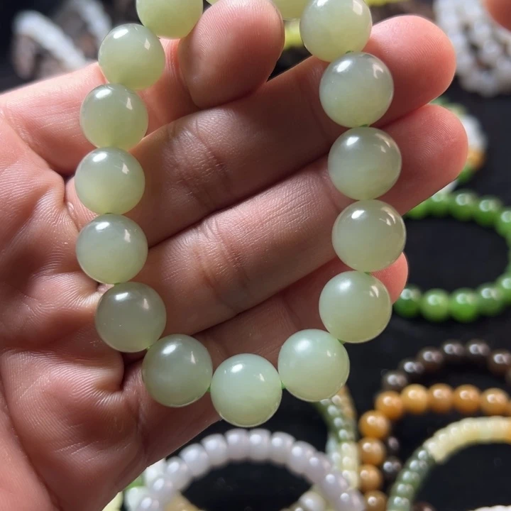 和田玉未镶嵌手串