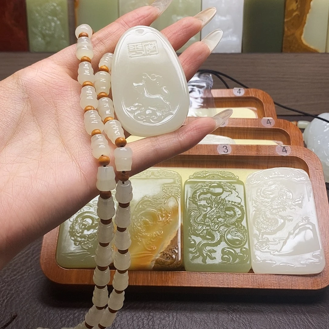新疆昆仑山料方解石玉
