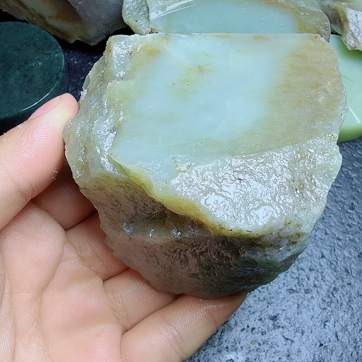 未镶嵌和田玉（糖玉）珠宝奇石