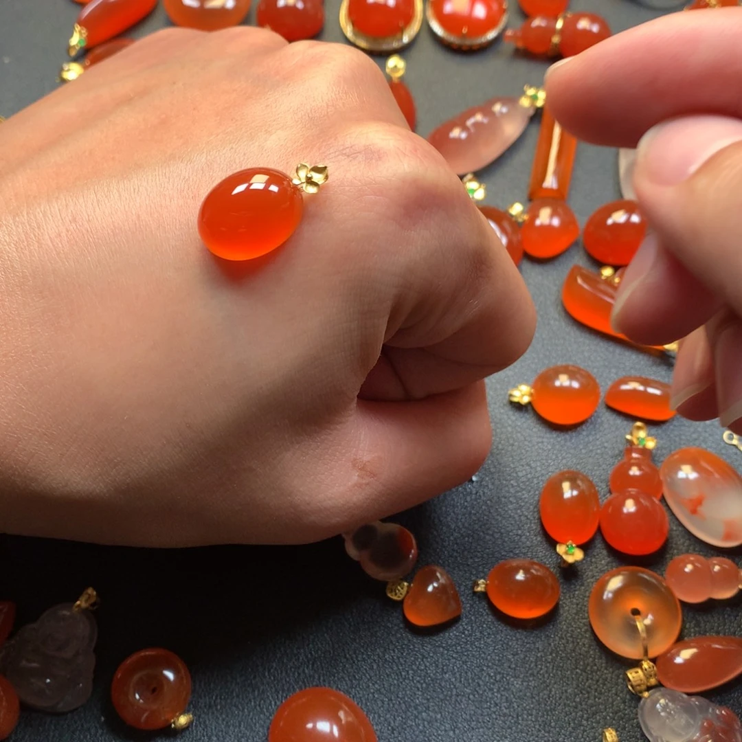 南红玛瑙18K金镶嵌项链