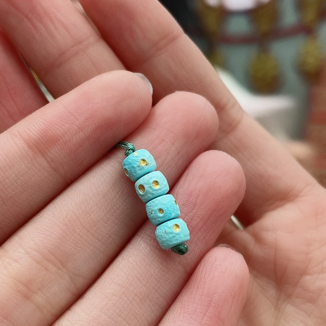 绿松石颈饰未镶嵌